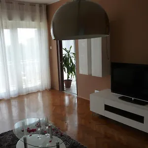 apartments-noris.pula-hotels.org/