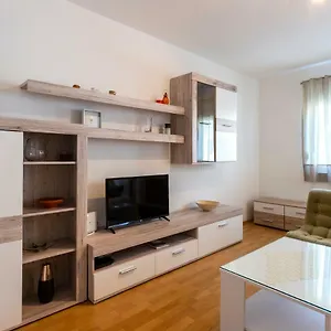 apartment-anna-pula.pula-hotels.org/